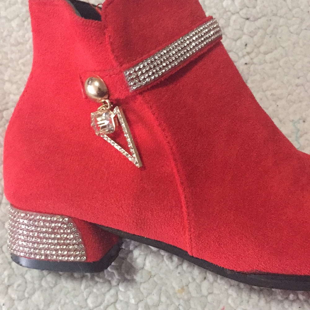 RED FAUX SUADE SHOES - Picture 3 of 5